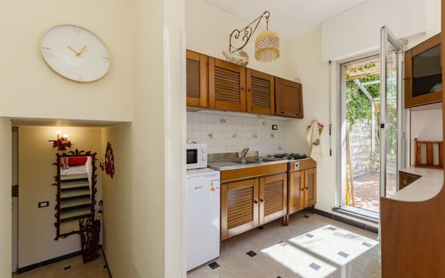 JOIVY Flat W/Terrace & Sea View