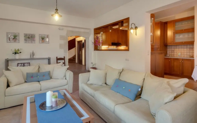 Traditional Ioannis Cottage...luxurious & Rustic With Ecological Heated Pool !!!