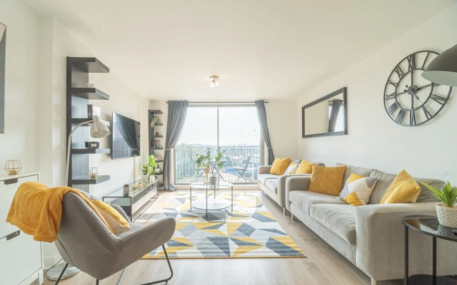 Luxury Riverview City Centre Apartment 2