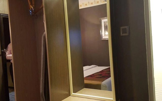 The Grand Orange World Hotel