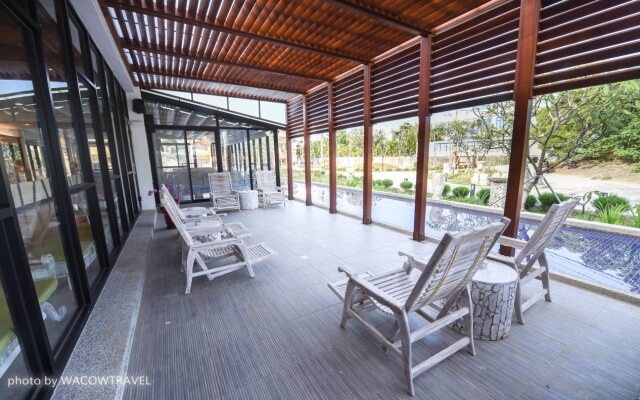Outline Villa