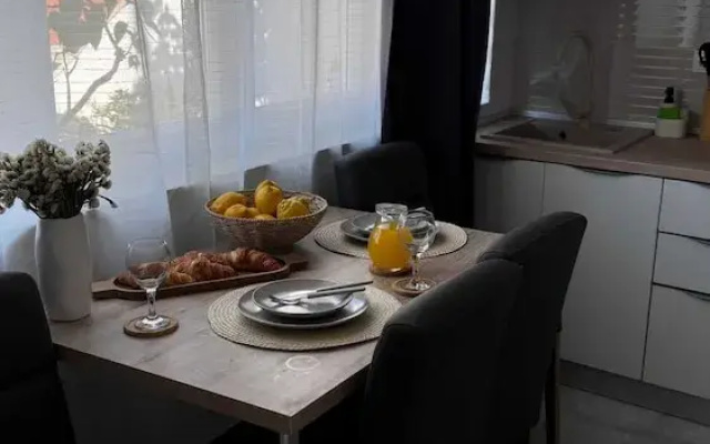 Elegant Trogir Apartment With Garden Terrace