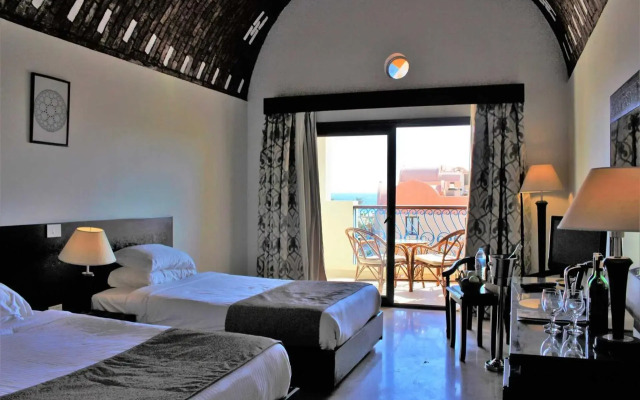 Rohanou Beach Resort