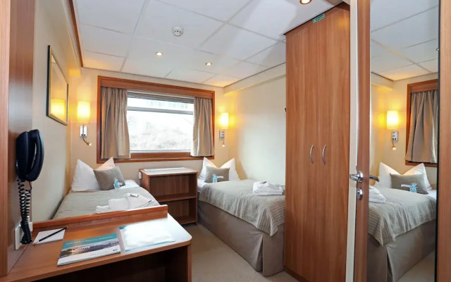 Hotelkabinenschiff Junker Jörg