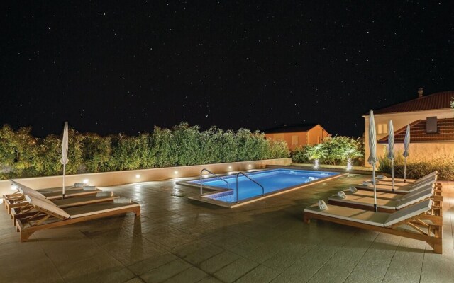 Amazing Home in Split With Wifi and 5 Bedrooms