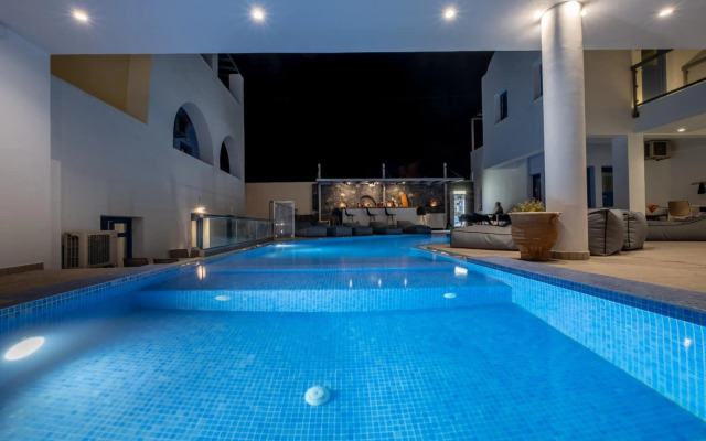 Tristhenia Hotel