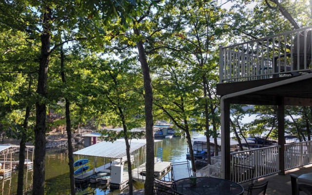 Lakation at the Waters Edge