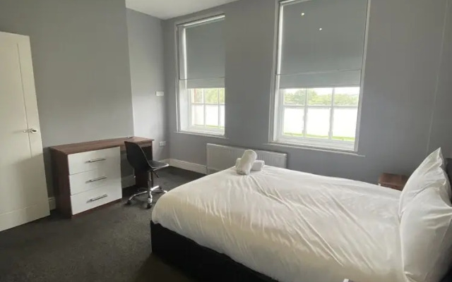Extra Large Six Bed Six Bath Townhouse