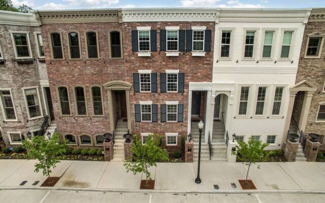 The Brownstone - 1 Block From Dtwn Square