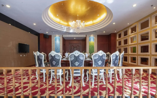 Qitai yunchuang Garden Hotel