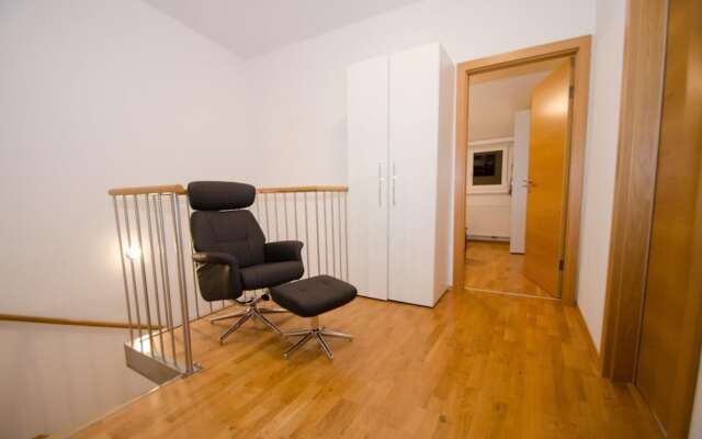 Penthouse Seven Private Roof Terrace Lake View