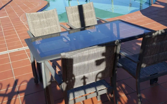 Aza Motel