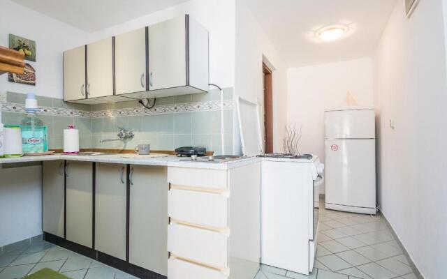 Apartment Jelena 50m From The Beach