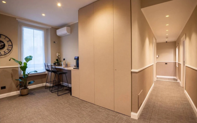 DOMUS 213 Guest House