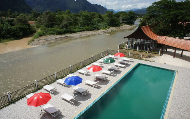 The Grand Riverside Hotel