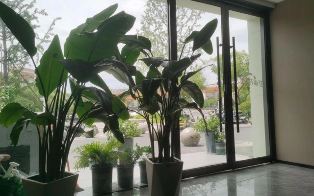 Muxi Collection Hotel (Xia Sha Wenze Road Subway Station)