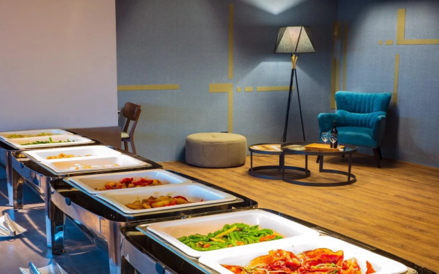 Metro Hotel - Howard Group