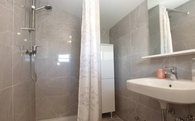 Apartments Dragica 1251
