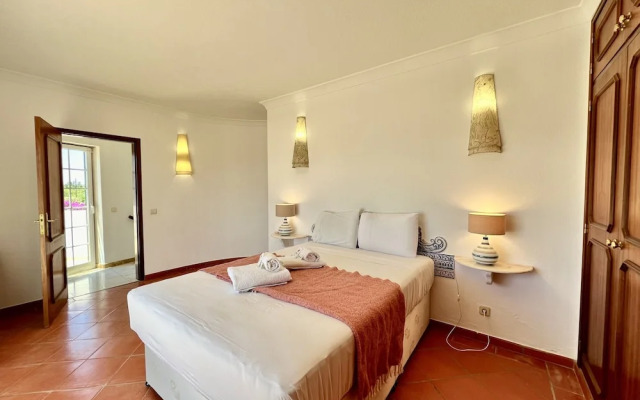 Alvor Traditional Villa by Homing