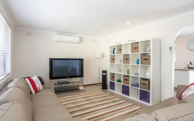 Torquay Retreats – Guest Rooms – Torquay