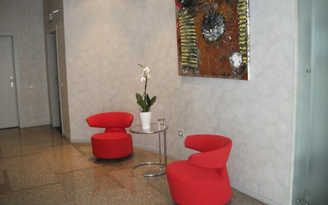 Vista Hotel & Residence