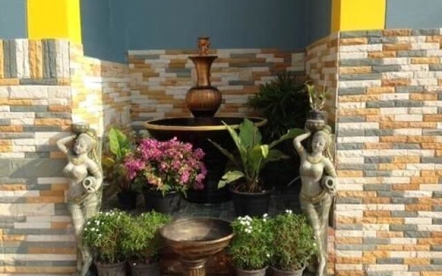 Golden Palace Inn
