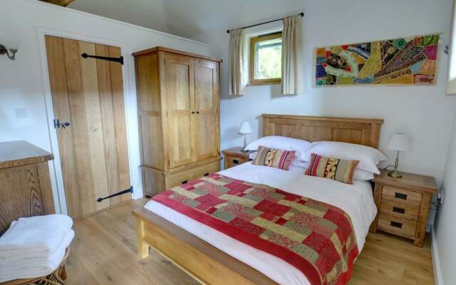 Charming Holiday Home in Faversham With Garden
