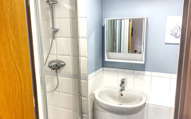 Toothbrush Apartments - 2 bed 2 bath apt