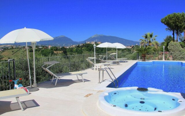 Villa with Salt Water & Heated Pool & Hot Tub near sea