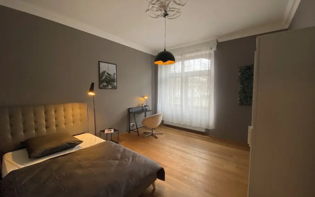 Room-zimmer mit Stuck in Co-living Apart