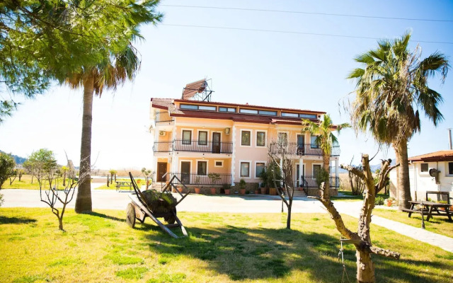Oasis Apart Hotel