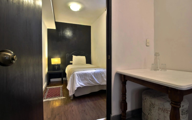 Hostal Punto 79 - Hostel