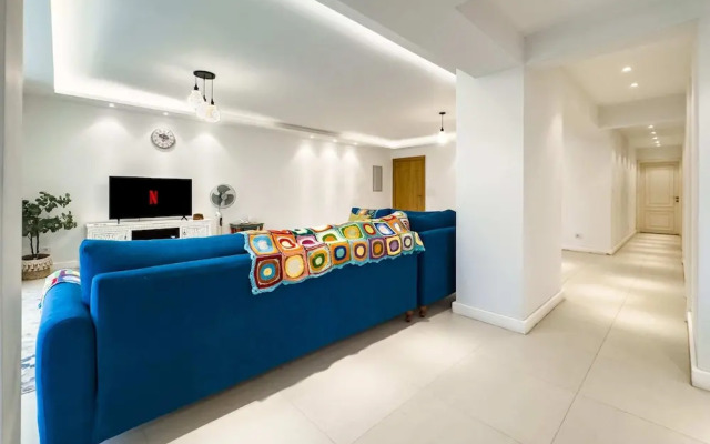 The Classic Contemporary Apartment, 2bdr