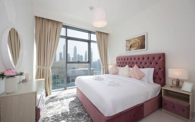 Luxury StayCation - Beachfront Apartment With Fantastic Palm Views