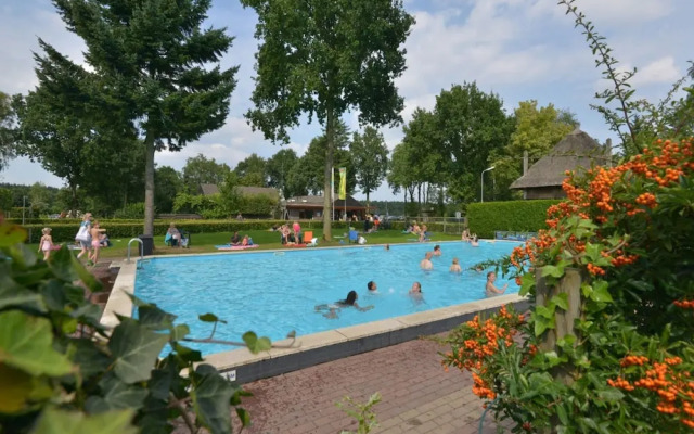 Comfortable Chalet Near Park De Veluwe
