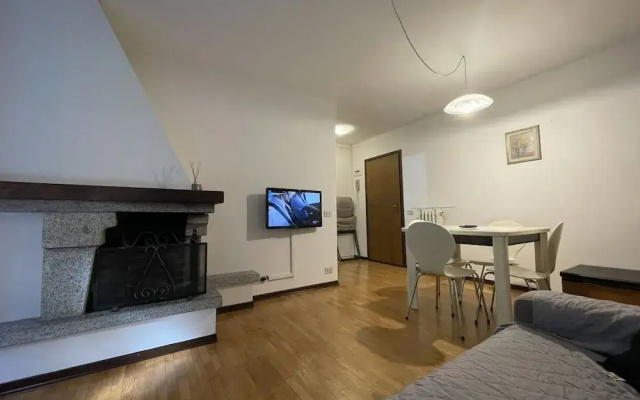 026 Bilocale con Caminetto Giustino