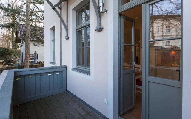 Villa San Marino, App 7