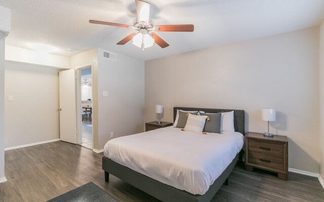 The Economy Suites of East Austin