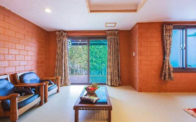 Tongyeong Mari Joa Pension