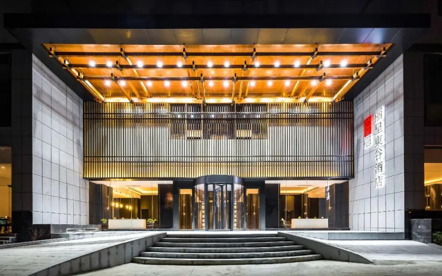 Western Royal Palace Hotel