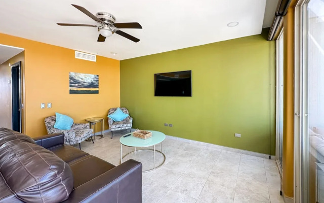 Upscale Ocean View Condo Close to it all Great