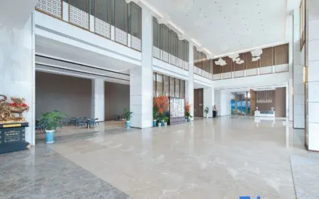 Weigang Supreme International Hotel (Beihai International Wharf Qiaogang Style Street)
