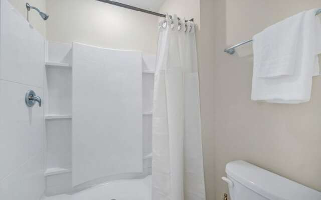 7535oakmoss 7 Bedroom Villa by RedAwning