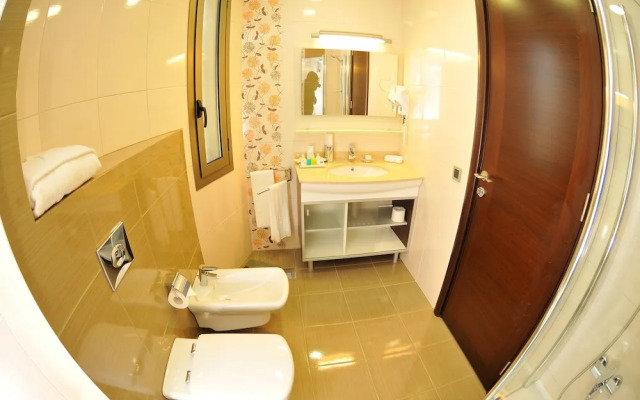 Dolphin Royal Suites