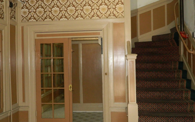Admiral Hotel