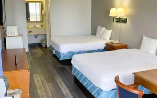 Motel 6 Marianna, FL