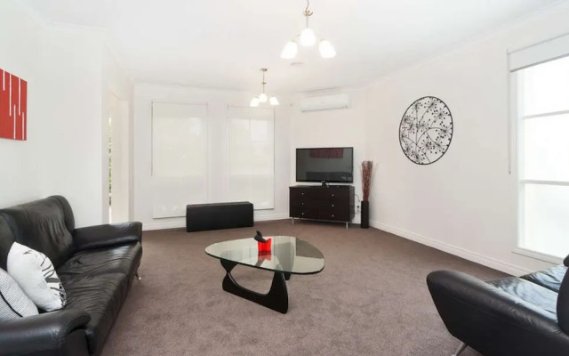 Smart Caulfield Townhouse