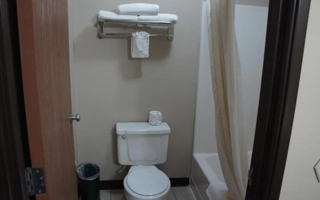 Select Inn Maple Grove