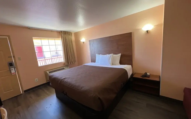 Executive Inn & Suites Lackland AFB