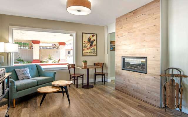 Econo Lodge Inn & Suites Durango
